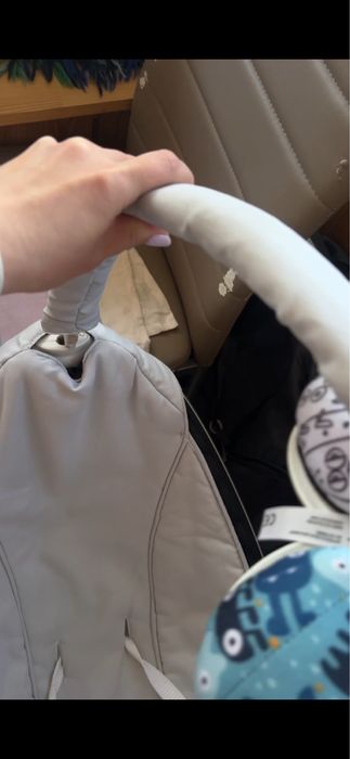 ПРОДАМ заколисуючий центр 4MamaRoo 2.0