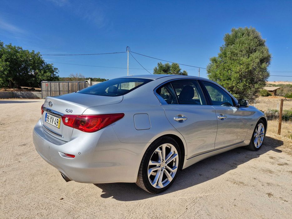 Infiniti Q50 2.2 diesel