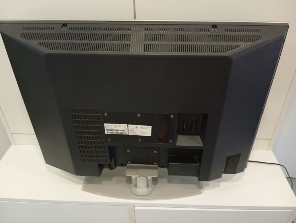 TV Philips 32'' modelo 32PFL5322/10
