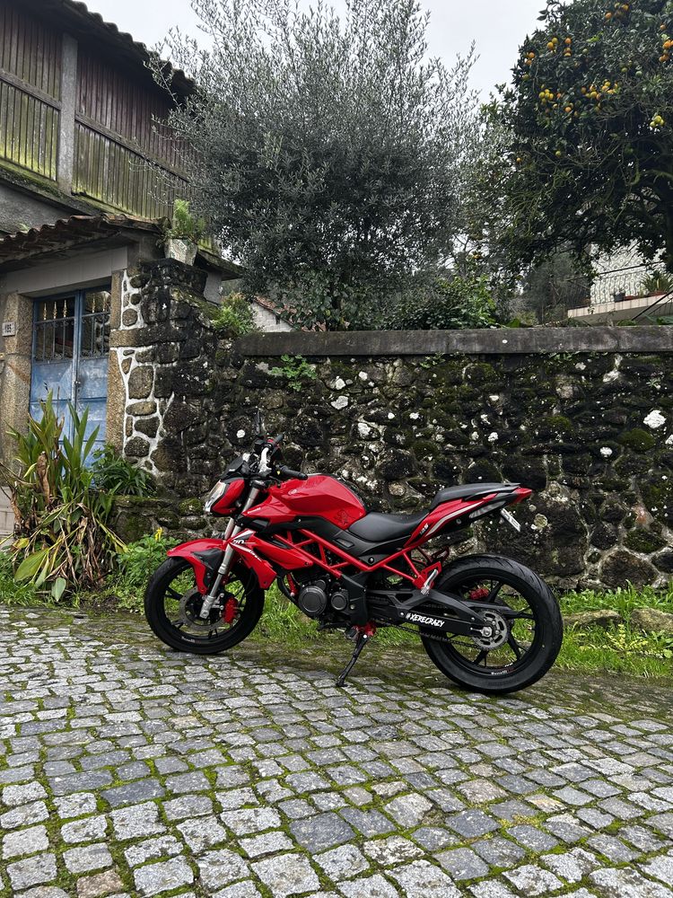 Benelli BN 125 como nova