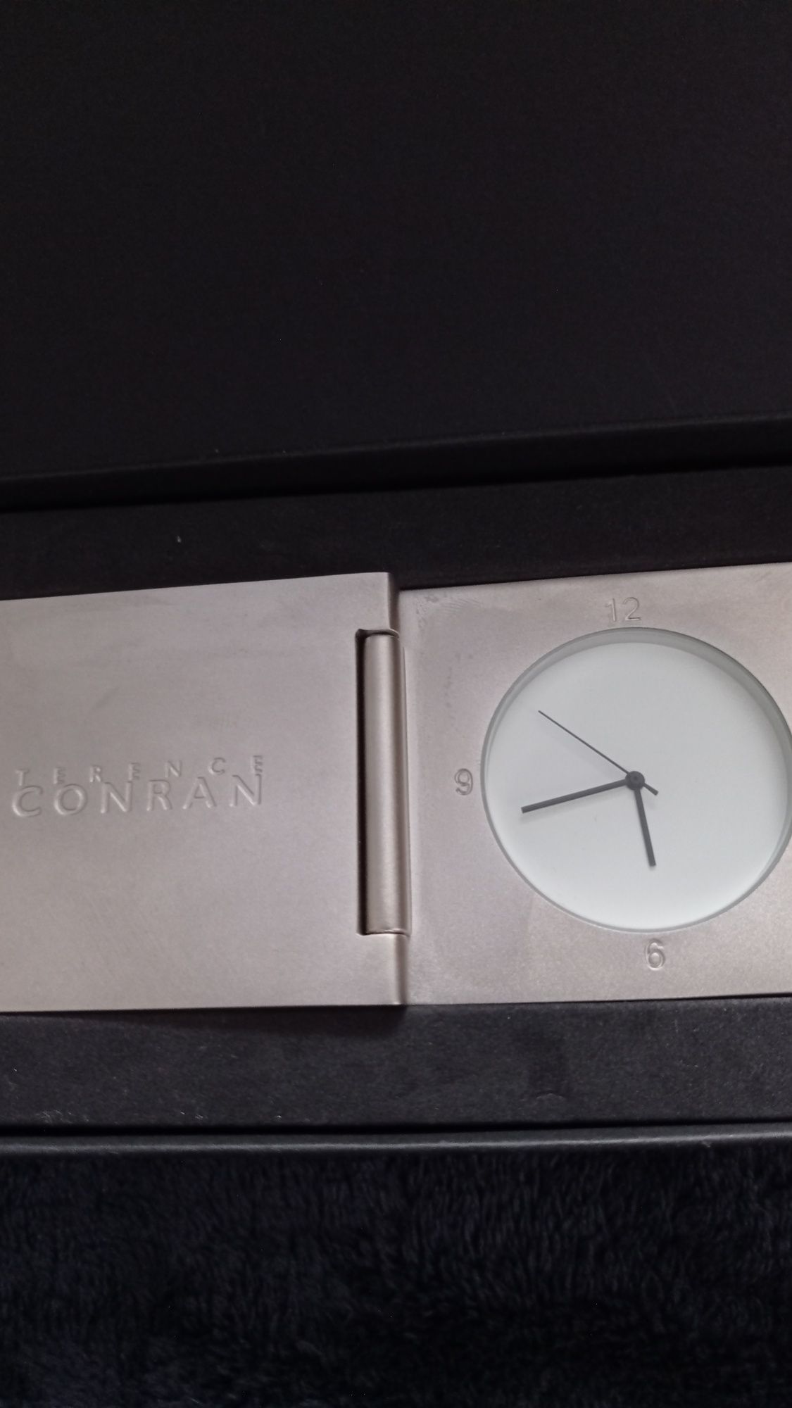 Книжковий годинник THE CONRAN SHOP.