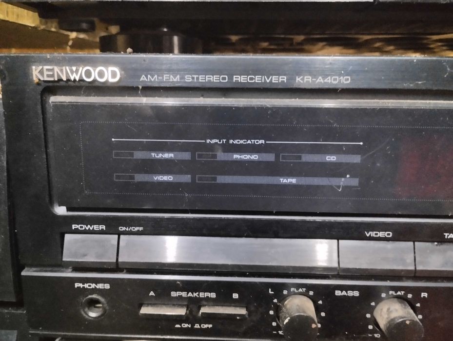 Wzmacniacz Kenwood uszkodzony