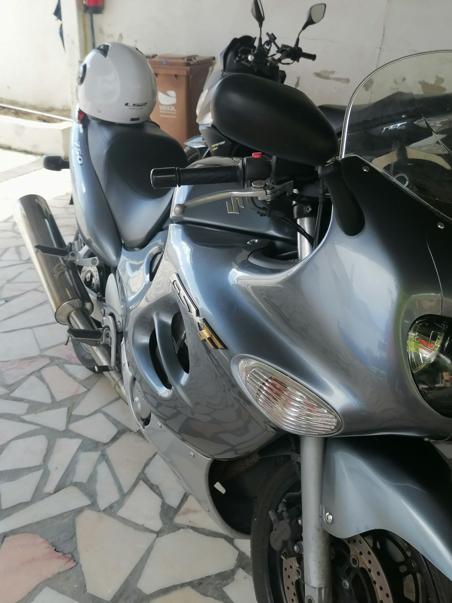 Susuki gsxf 750 ano 2005 como nova