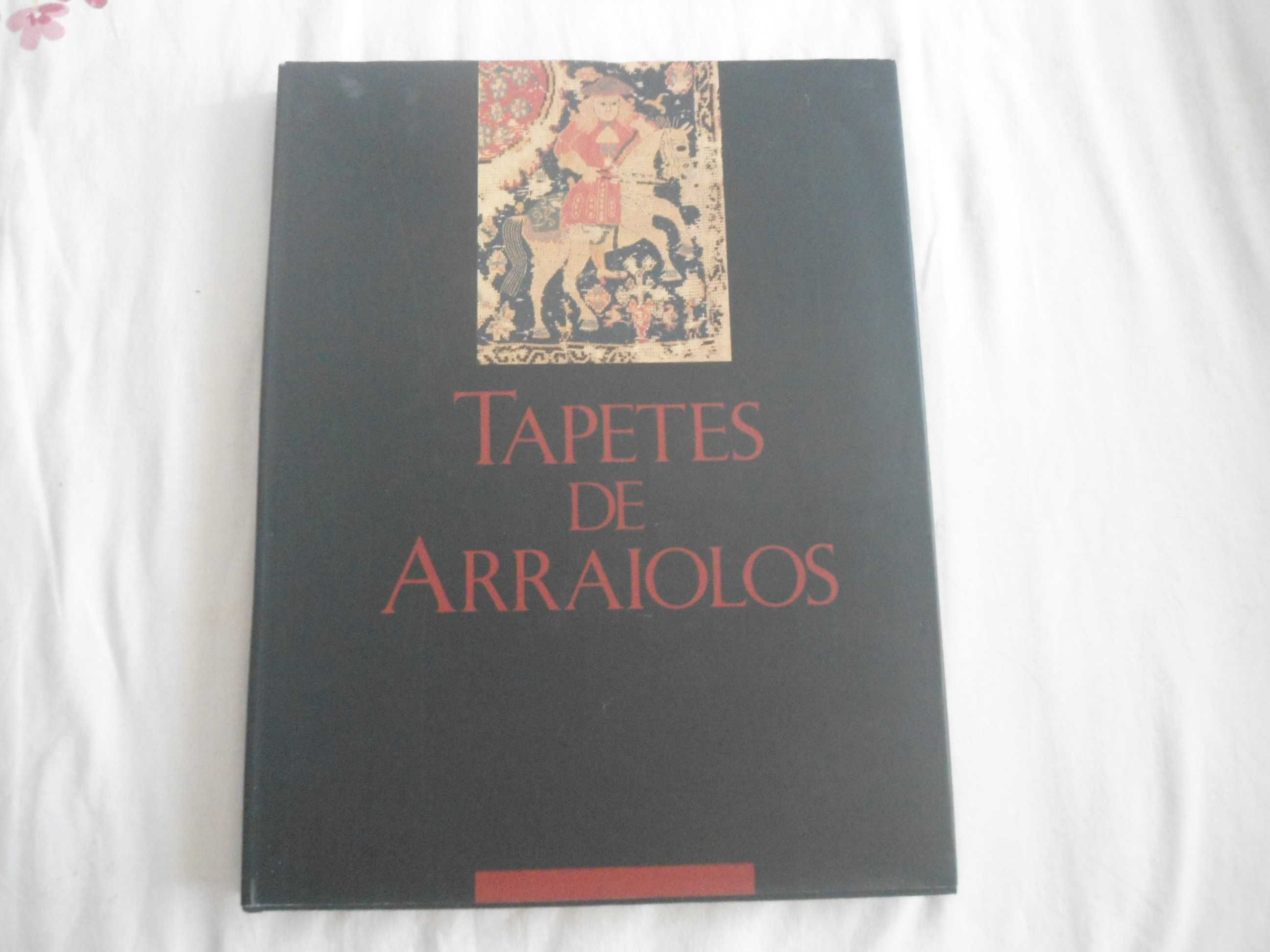 Tapetes de Arraiolos por  Teresa Pacheco Pereira