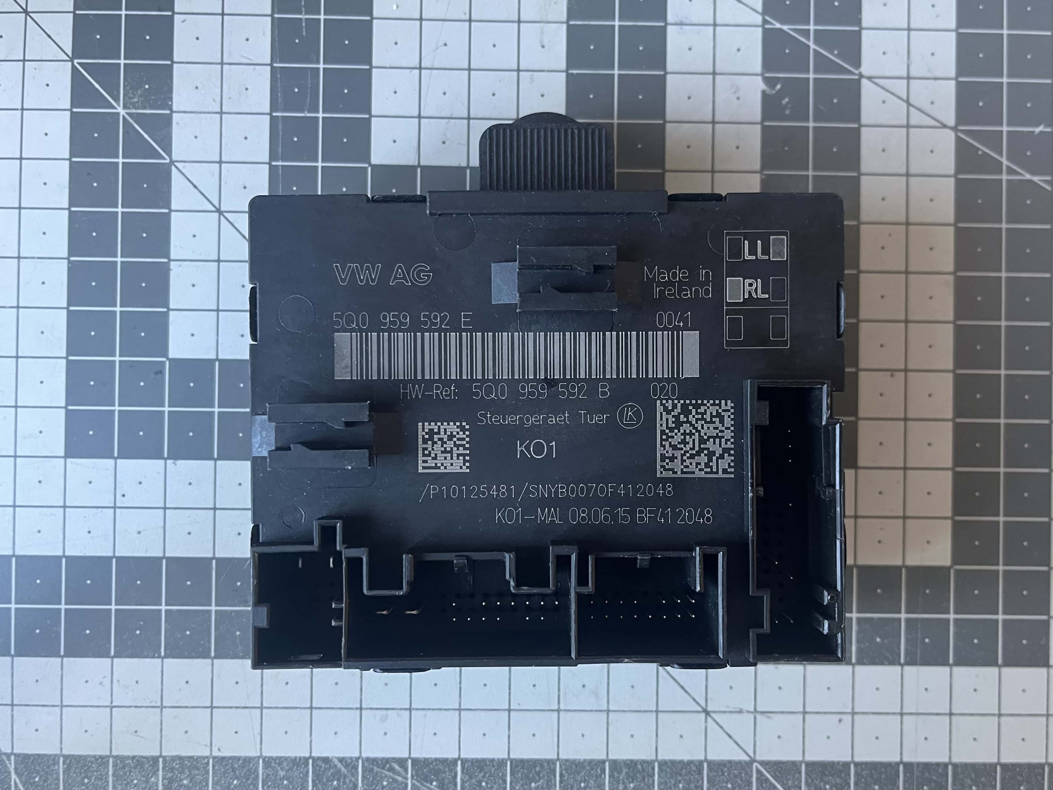 5Q0.959.592.E | 5Q0.959.593.E Módulos Porta Audi VW-Original Usado