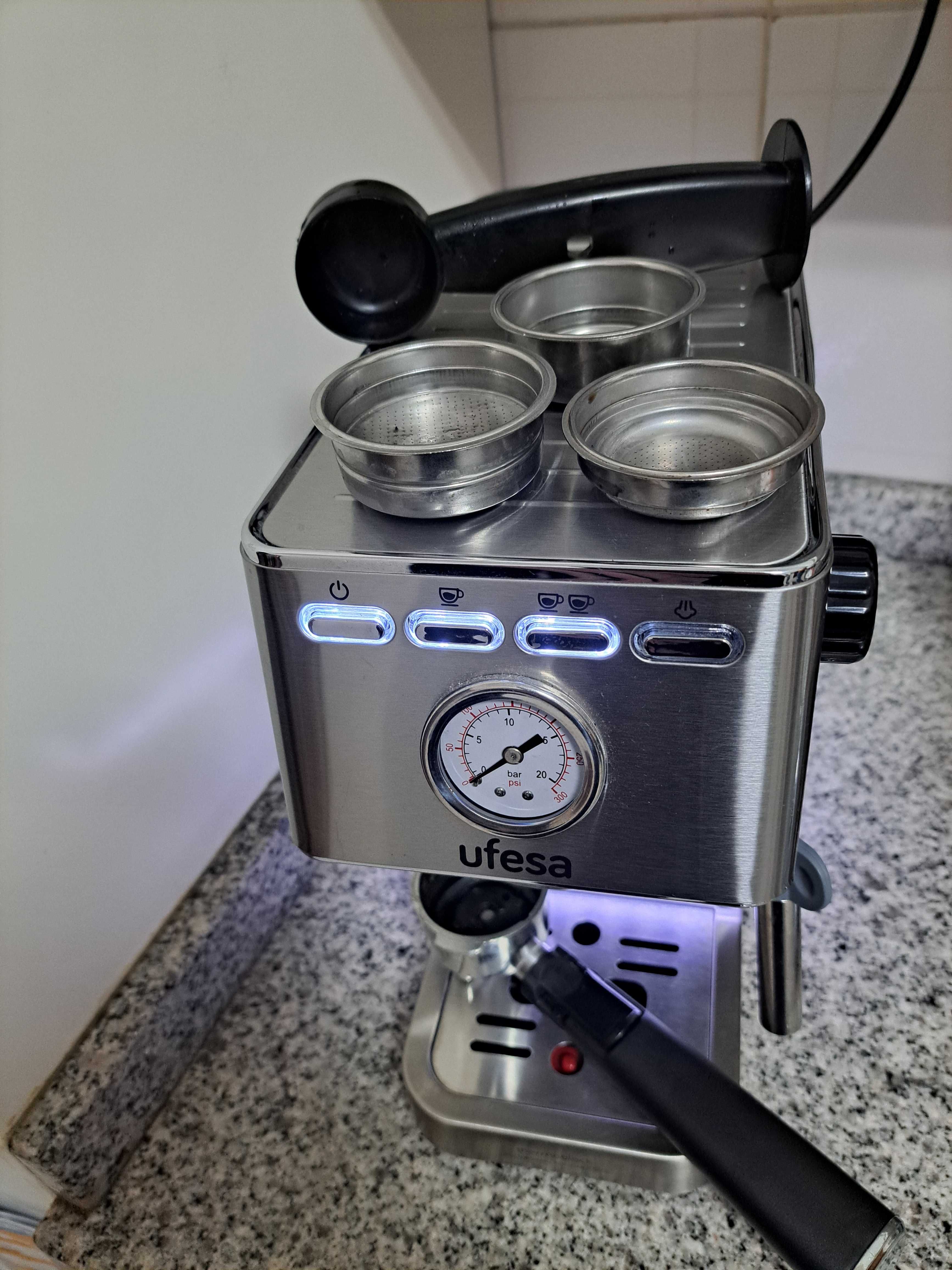 Máquina de Café Expresso 20 Bar, Ufesa CE8030 Milazzo