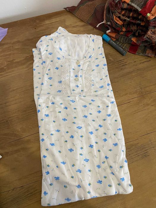 camisa de dormir com flores azuis tamanho m