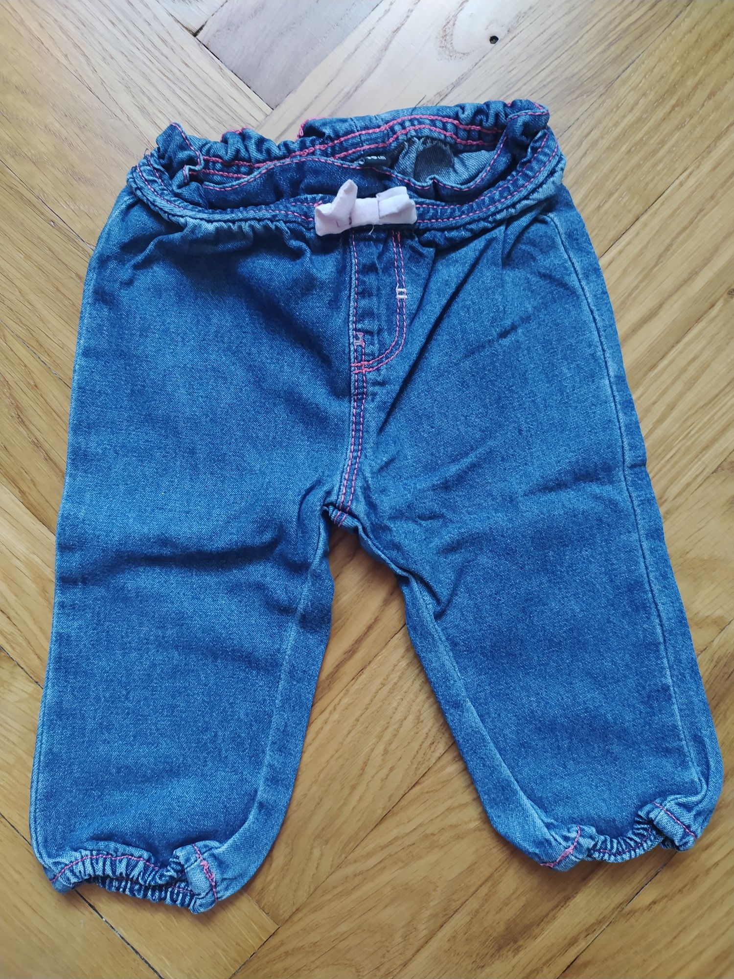 Spodnie dresowe i jeansy dla dziewczynki rozmiar 68