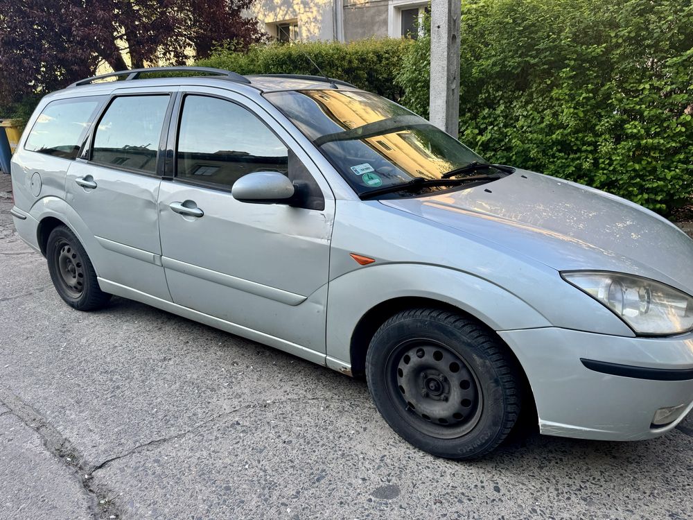 Ford Focus Kombi GHIA 1.6 beznyna do jazdy