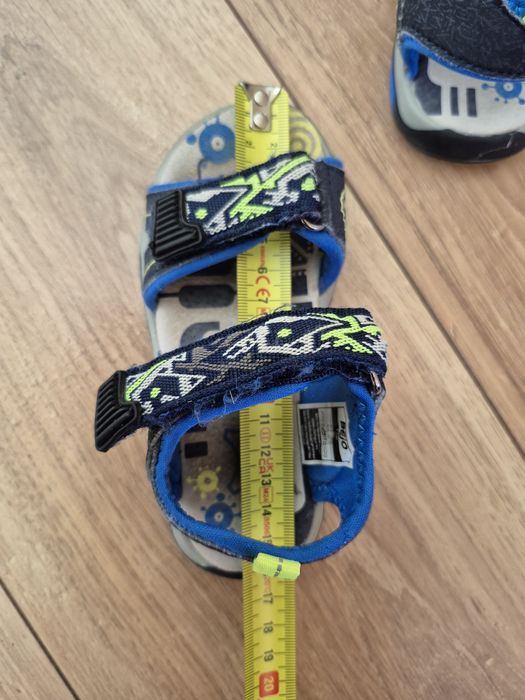 Sandały Bejo na rzepy