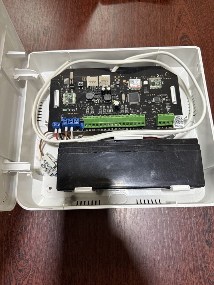 Продам YAVIR Hub Plus