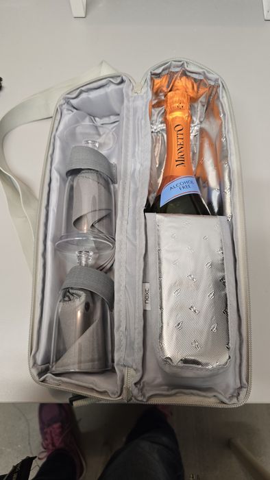 Zestaw piknikowy  torba na szampana z 2 kieliszkami