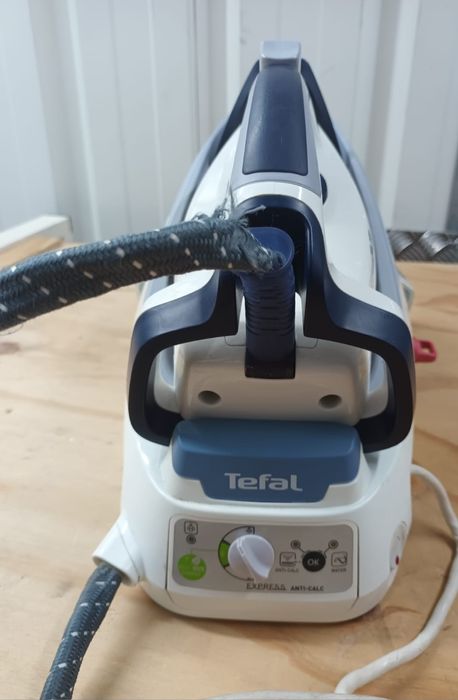 Ferro a Vapor com Caldeira 'Tefal'