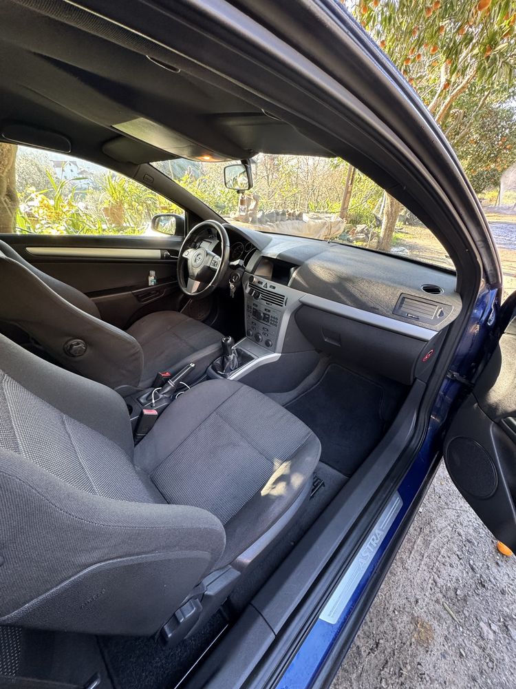 Opel Astra H GTC 1.7