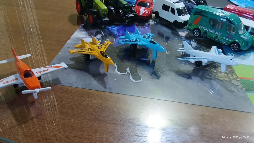 Металеві машинки (модельки) по 50 грн