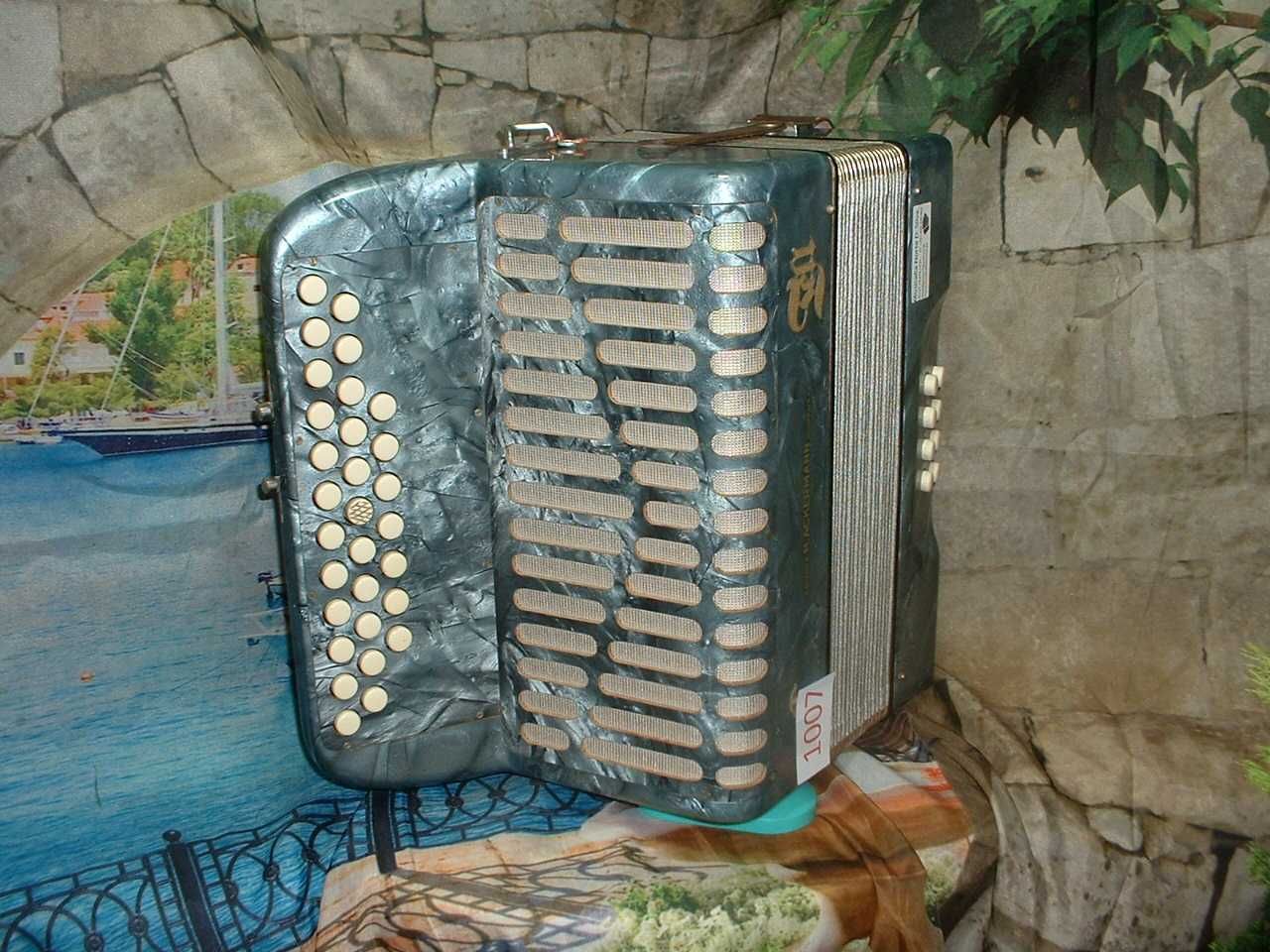 Concertina para venda N, 1007