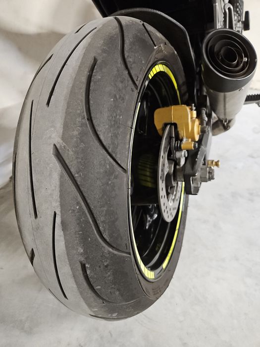 Kawasaki Z1000 *Świeże opony *Akcesoryjny wydech *Pływające kierunki