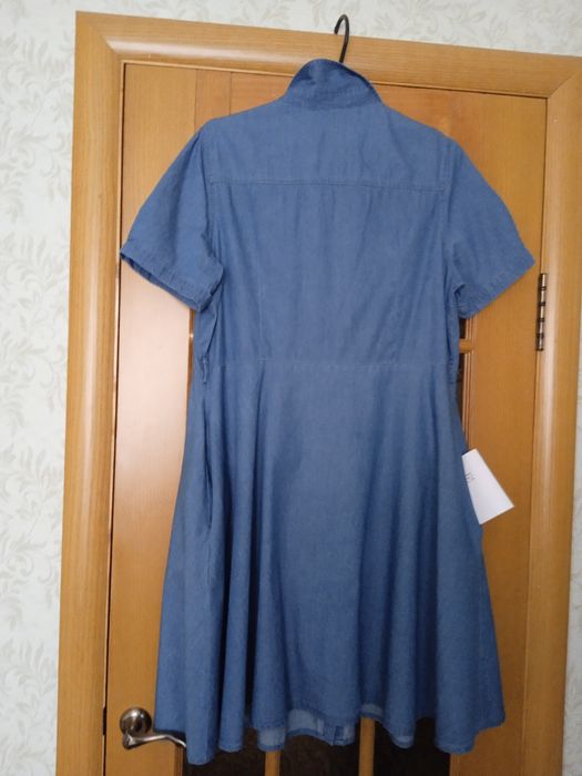 Костюмы:  .Желтый  костюм - брючный . Костюм из крепдишина.