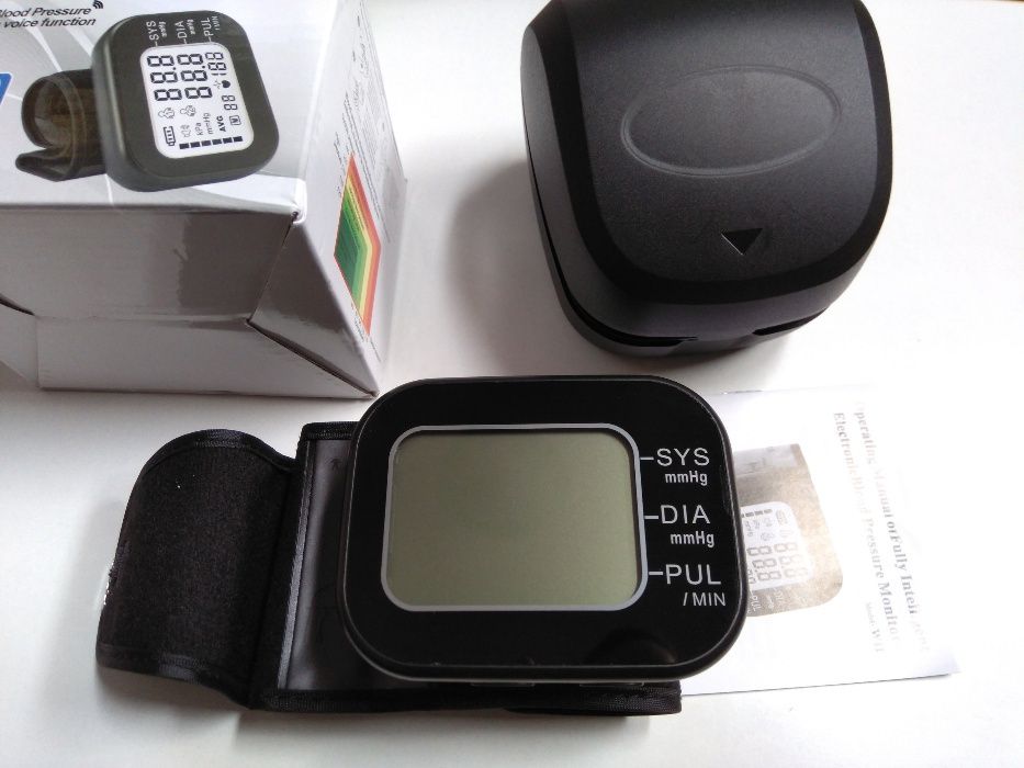 Aparelho para medição de tensão arterial, frequência cardíaca