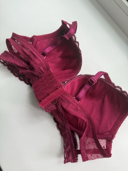 Бюстгальтер малиновий жіночій