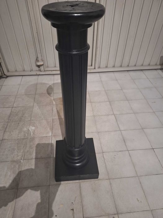 Pedestal em excelente estado