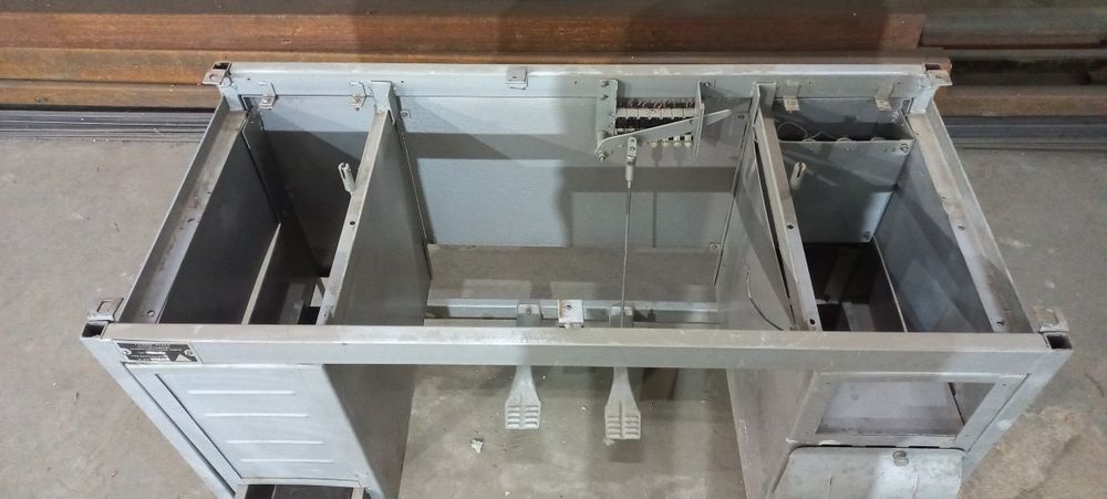 Стіл / верстак слюсарний, стільниця з текстоліту