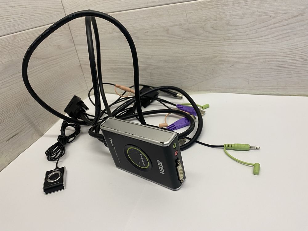 Комутатор KVM Aten CS-682 — для 2 ПК , ноутбуків