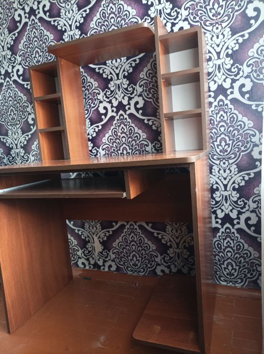 Компʼютерний стіл / стіл під техніку компʼютер