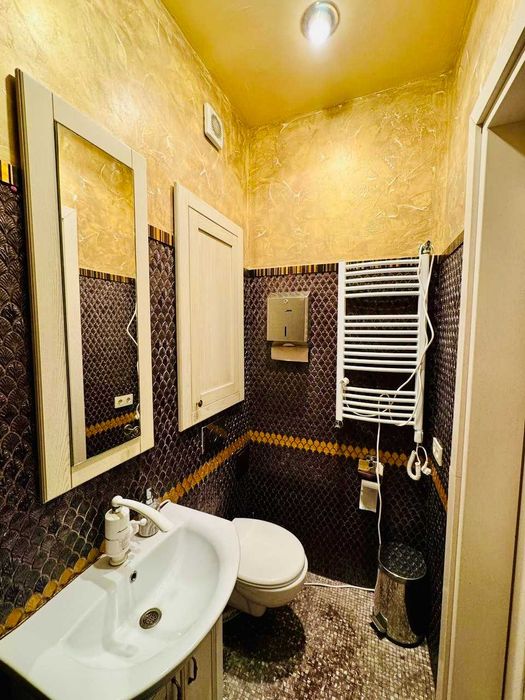 Ярославська, історичний центр, Поділ 2-к. квартира. Оренда