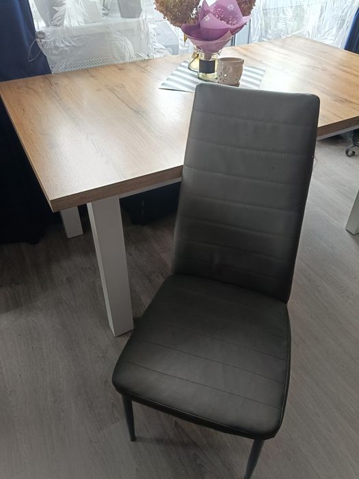 Stół rozkładany +4 krzesła gratis