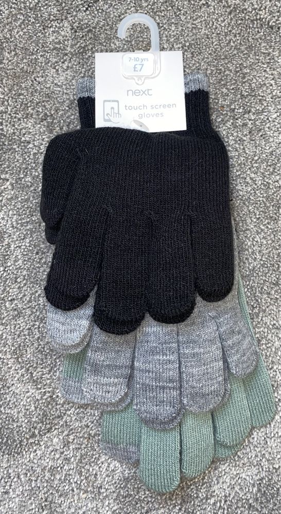 Nowe rękawiczki chłopięce Next do ekranów dotykowych na 7-10 lat