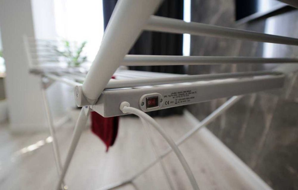 електросушарка з підігрівом для швидкого висушування одягу