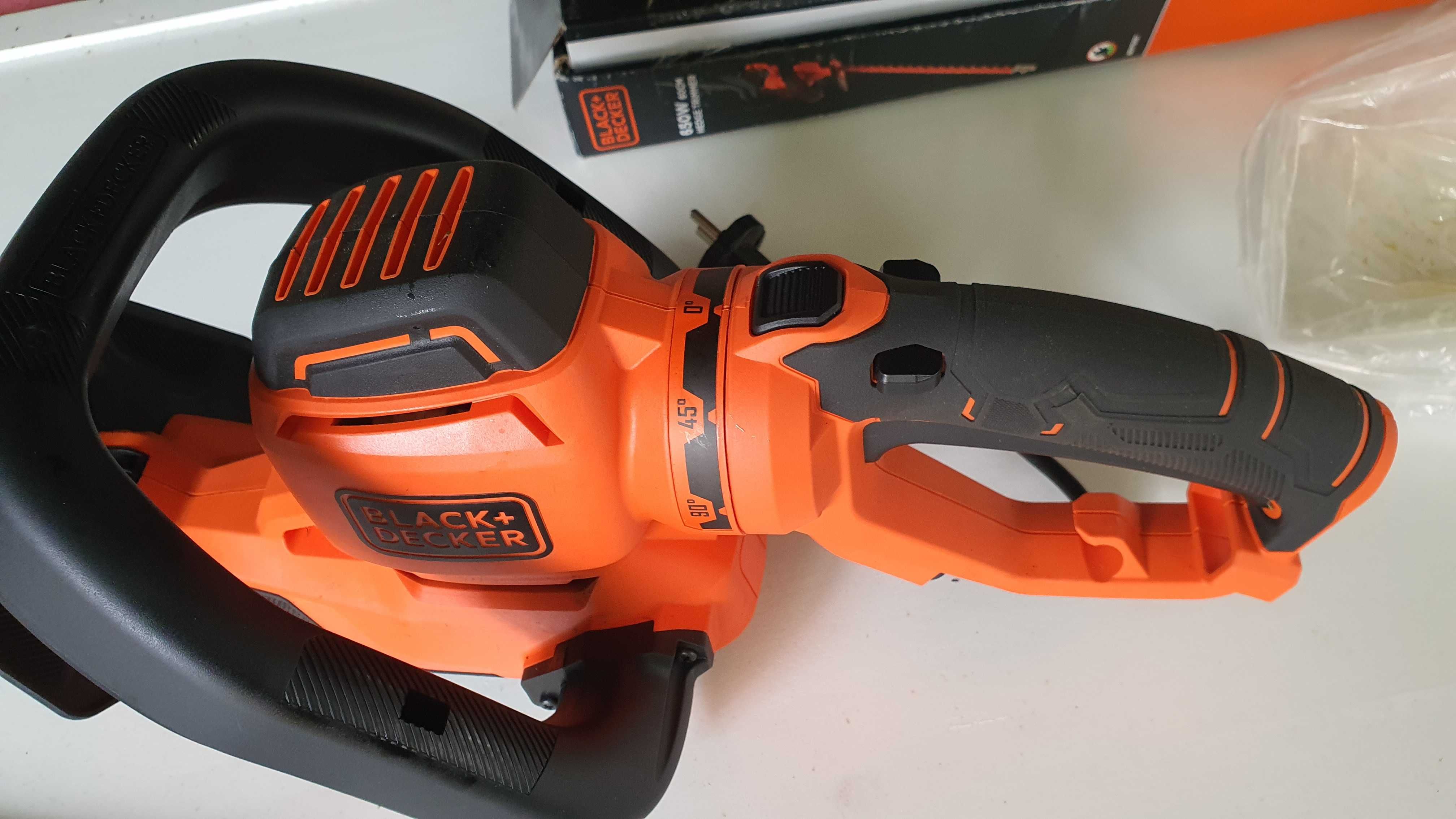 Corta Sebes Black & Decker BEHTS551 650w 60 cm Lâminas como novo