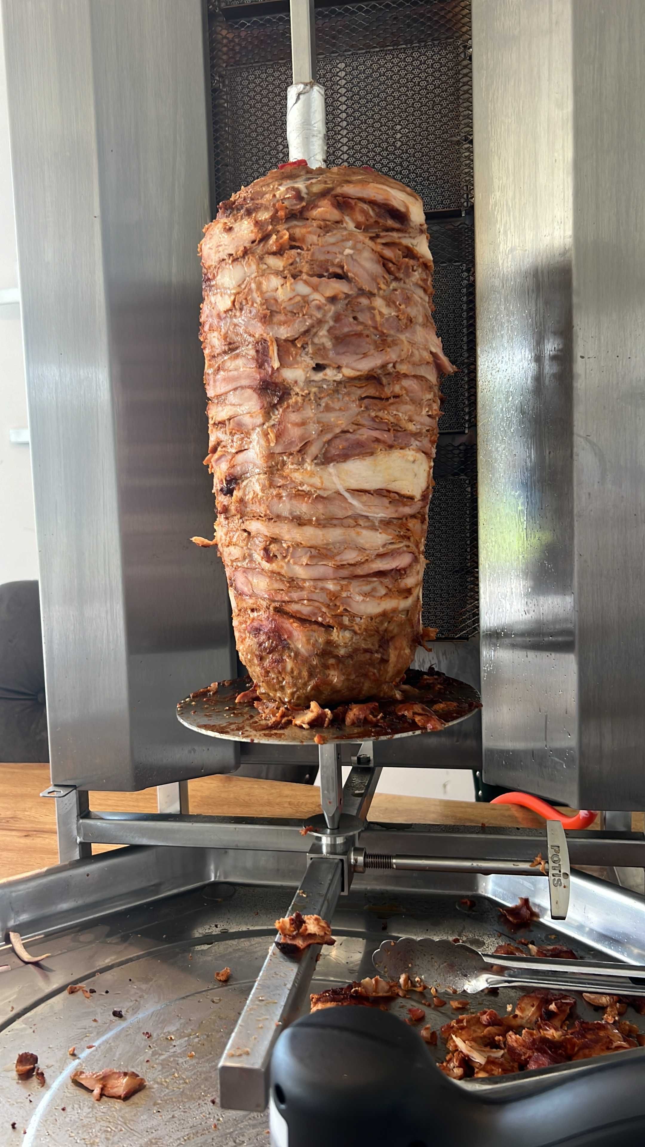 WYNAJEM  FOOD-TRACKA  -LODY -gofry -KEBAB- zapiekanki -KURCZAK itp..