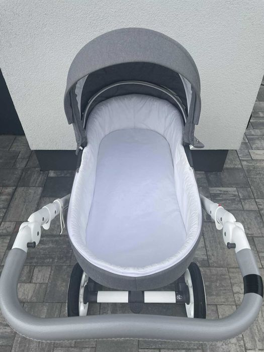 Wózek Roan Bass Soft 3w1 (gondola, nosidełko i spacerówka)