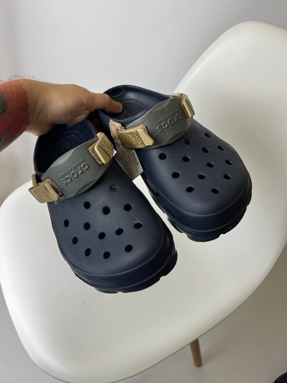 Стильні шльопанці  Crocs