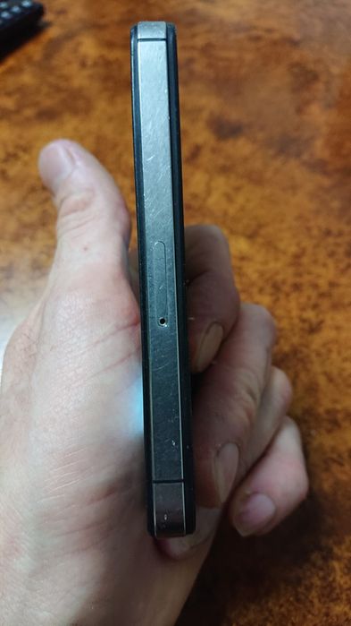 Продам  телефон айфон 4s