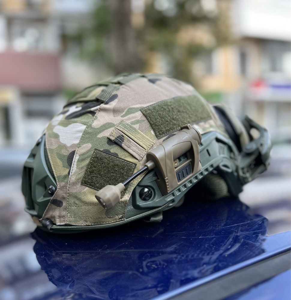 Военный шлем каска шолом військовий з навушниками Walkers та ліхтарем