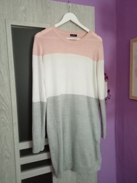 Długi sweterek damski