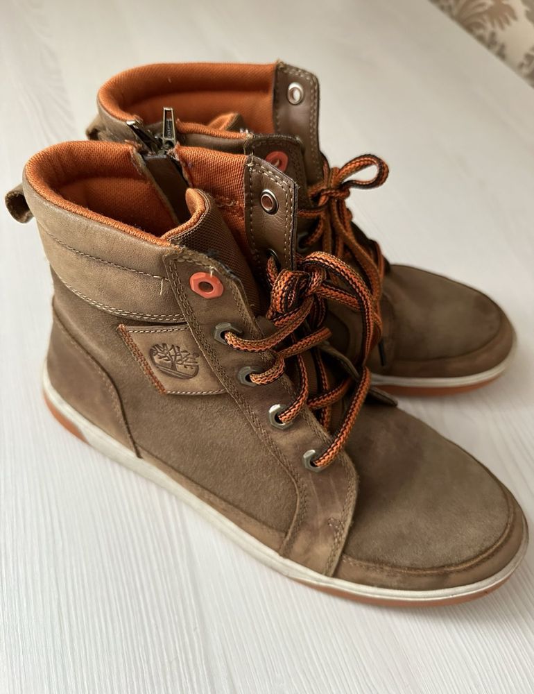 Продам зимнее кроссовки Timberland