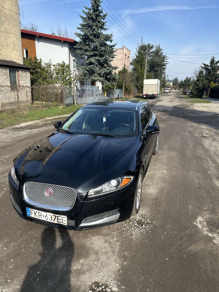 Uszkodzony lekko Jaguar XF 15 r