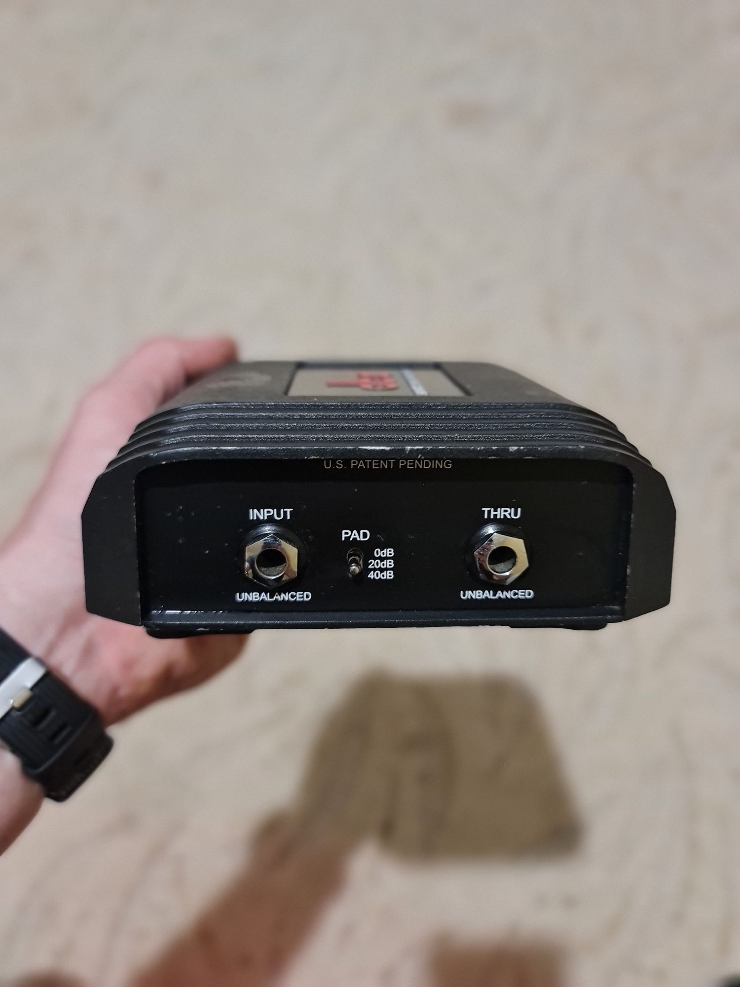 Пассивный директ-бокс Dbx DB10 
dbx dB10