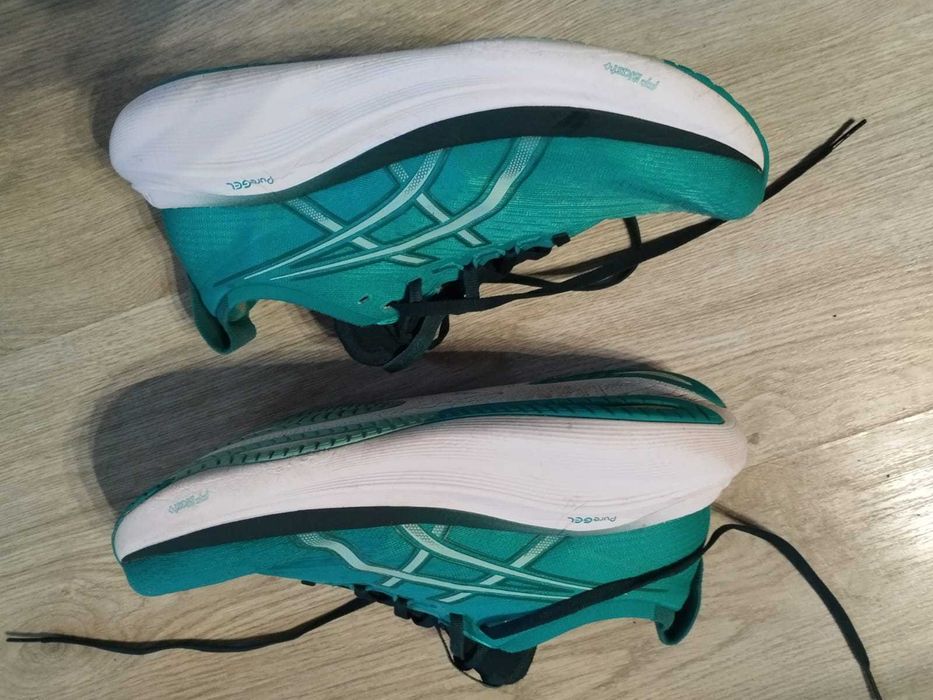 Sapatilhas de corrida ASICS GEL NIMBUS 27 - TAMANHO 42.5, SEMI-NOVAS