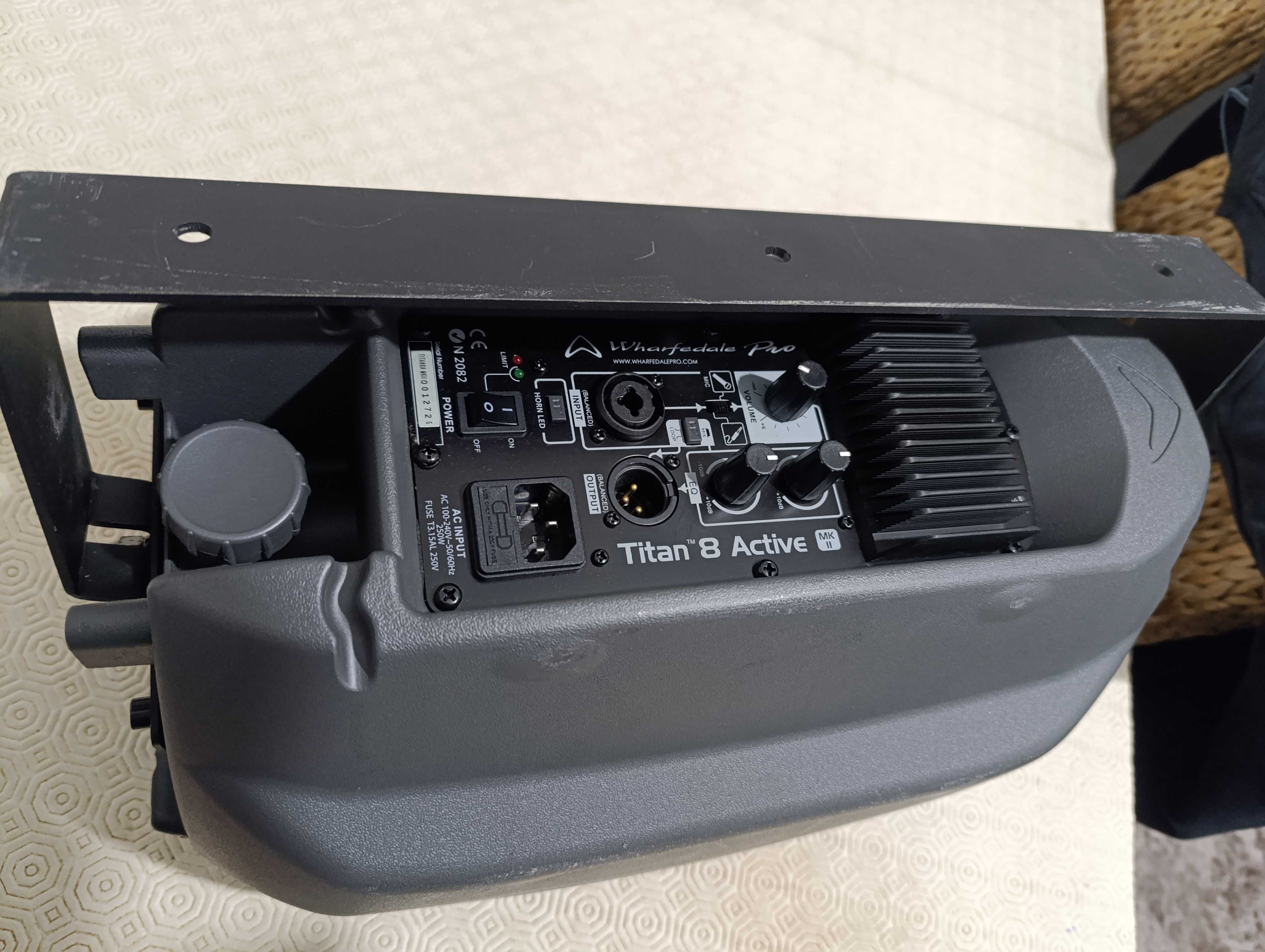 coluna wharfedale pro titan 8 active