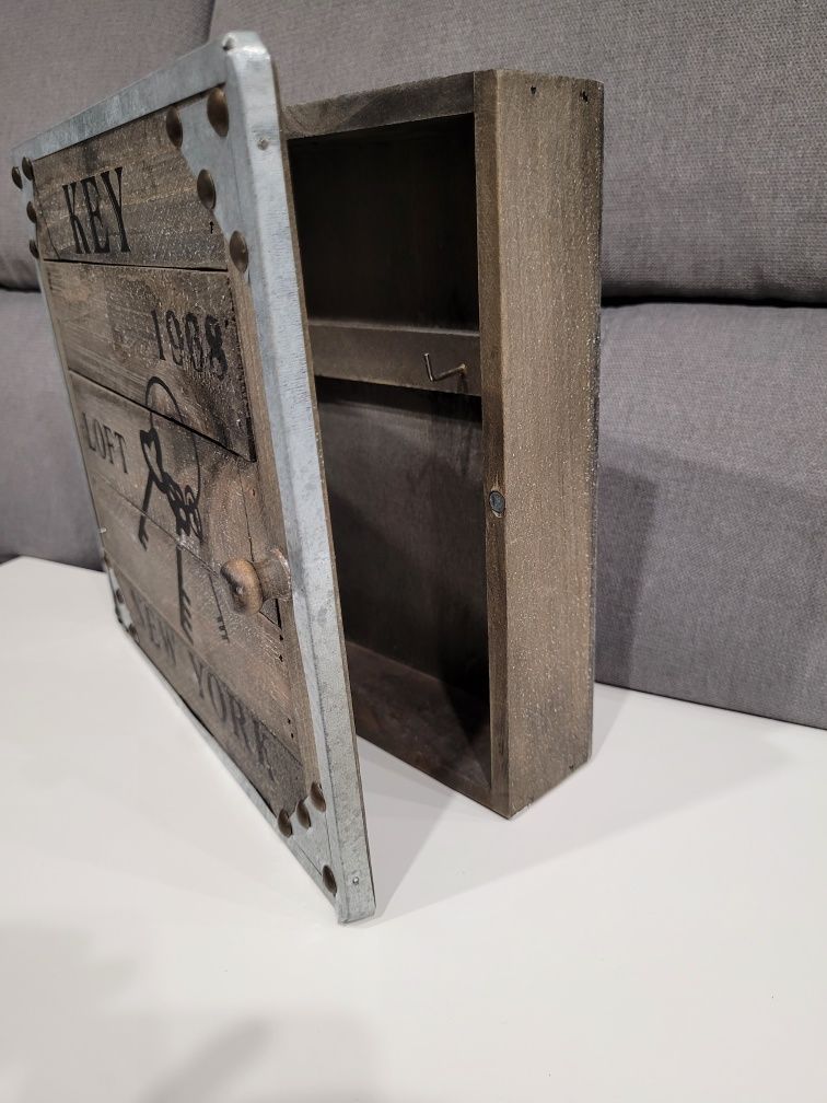 Drewniane pudełko szafka skrzynka na klucze loft new york wooden box