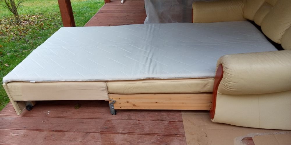 Sofa/kanapa dwuosobowa z funkcją spania, skórzana
