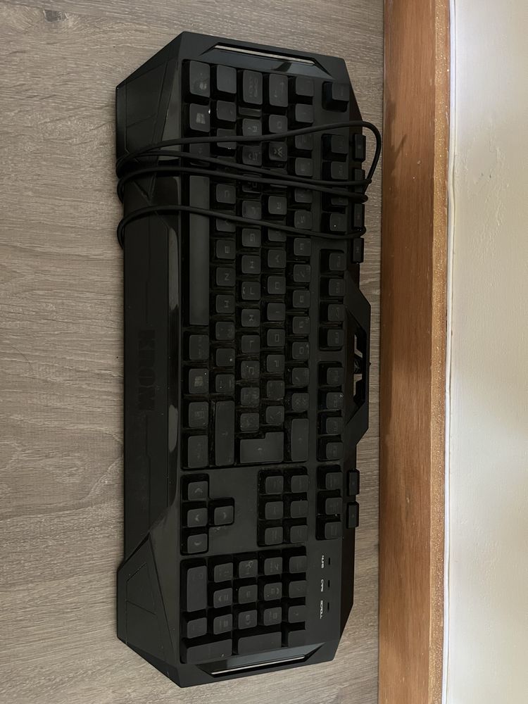 Teclado Gaming Krom Kombat (RGB)