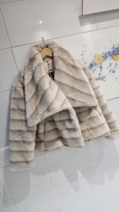 Nowa z metką futerko