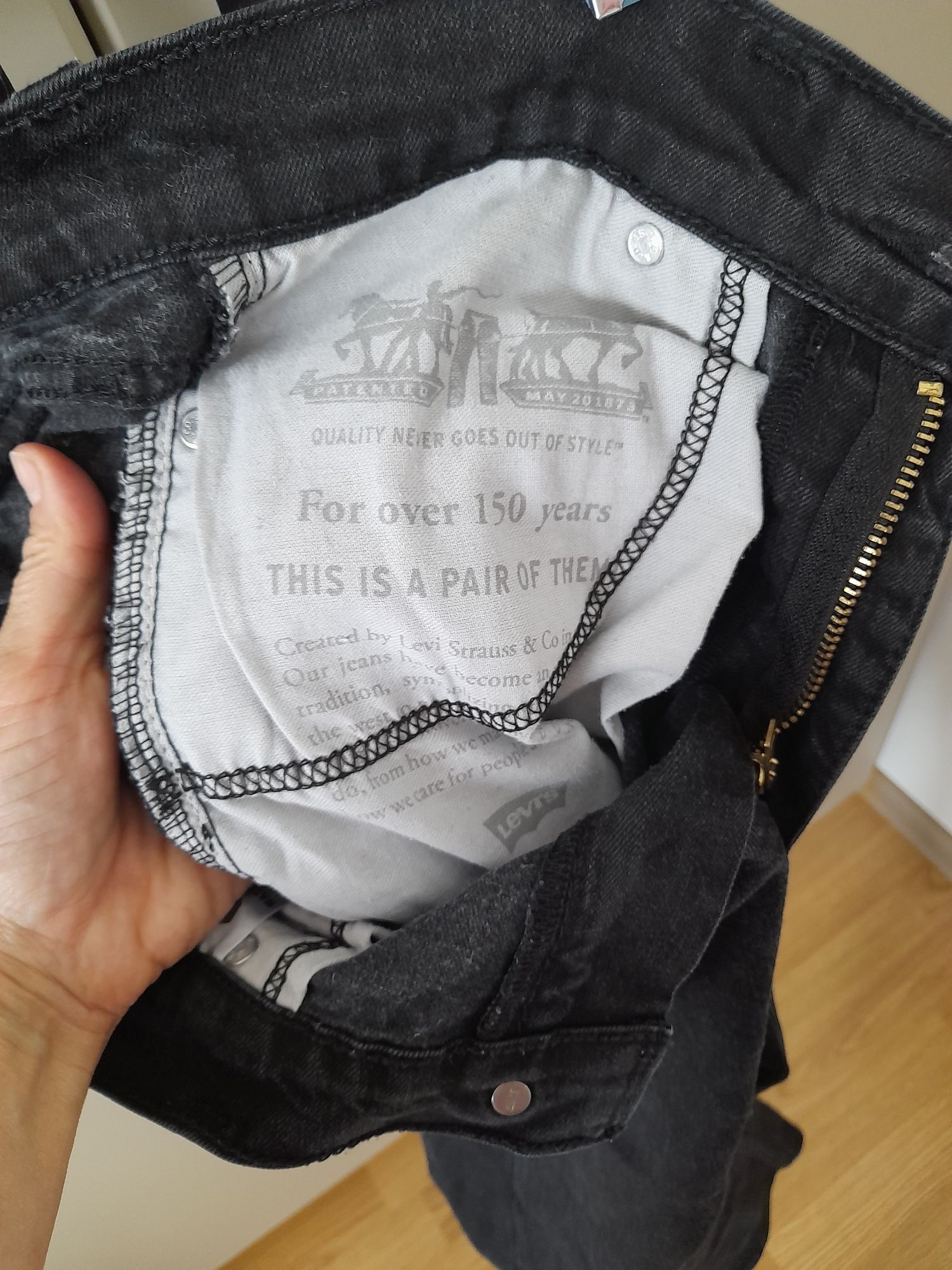 Jeansy Levis W29 L32 , 170/74A czarne oryginalne jak nowe