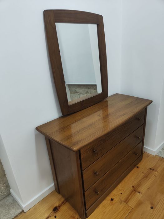 Mobília de Quarto em madeira maciça